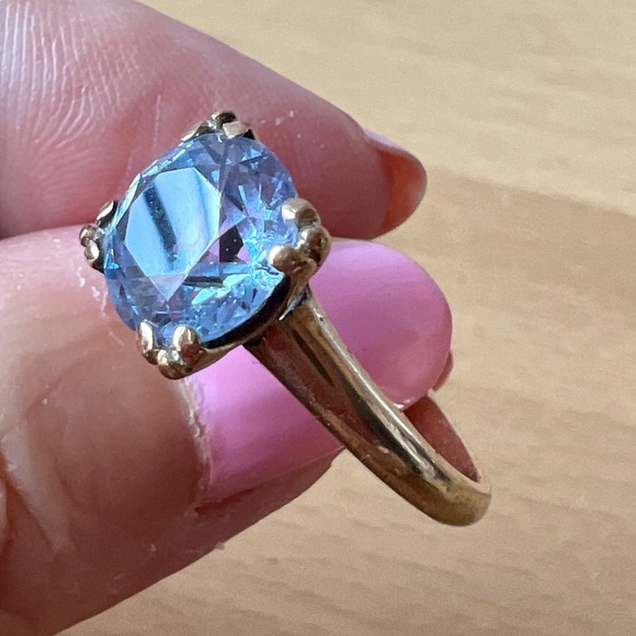 VINTAGE 10K YELLOW GOLD ROUND SYNTHETIC BLUE SPINEL RING “HANDWROUGHT” HALLMARK - Picture 10 of 16